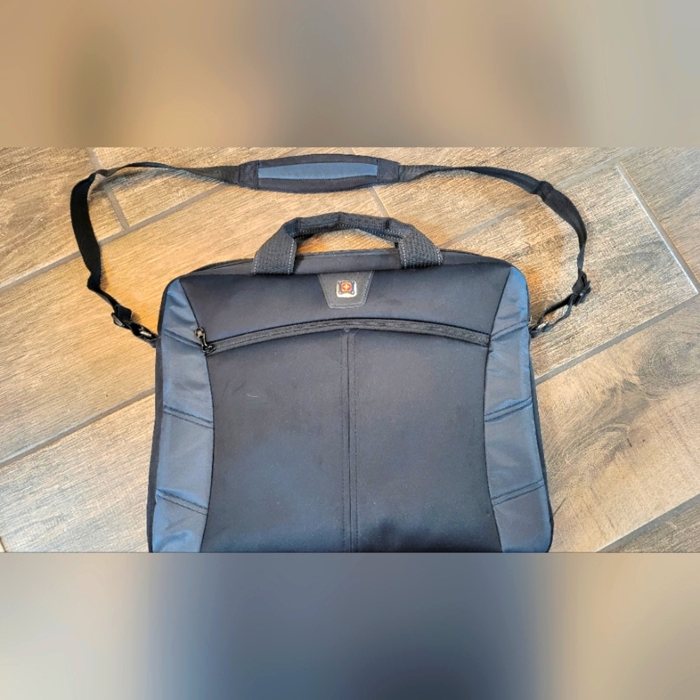 SWISSGEAR 17" Swiss Army Wenger Travel Briefcase Sherpa Laptop Shoulder Bag
